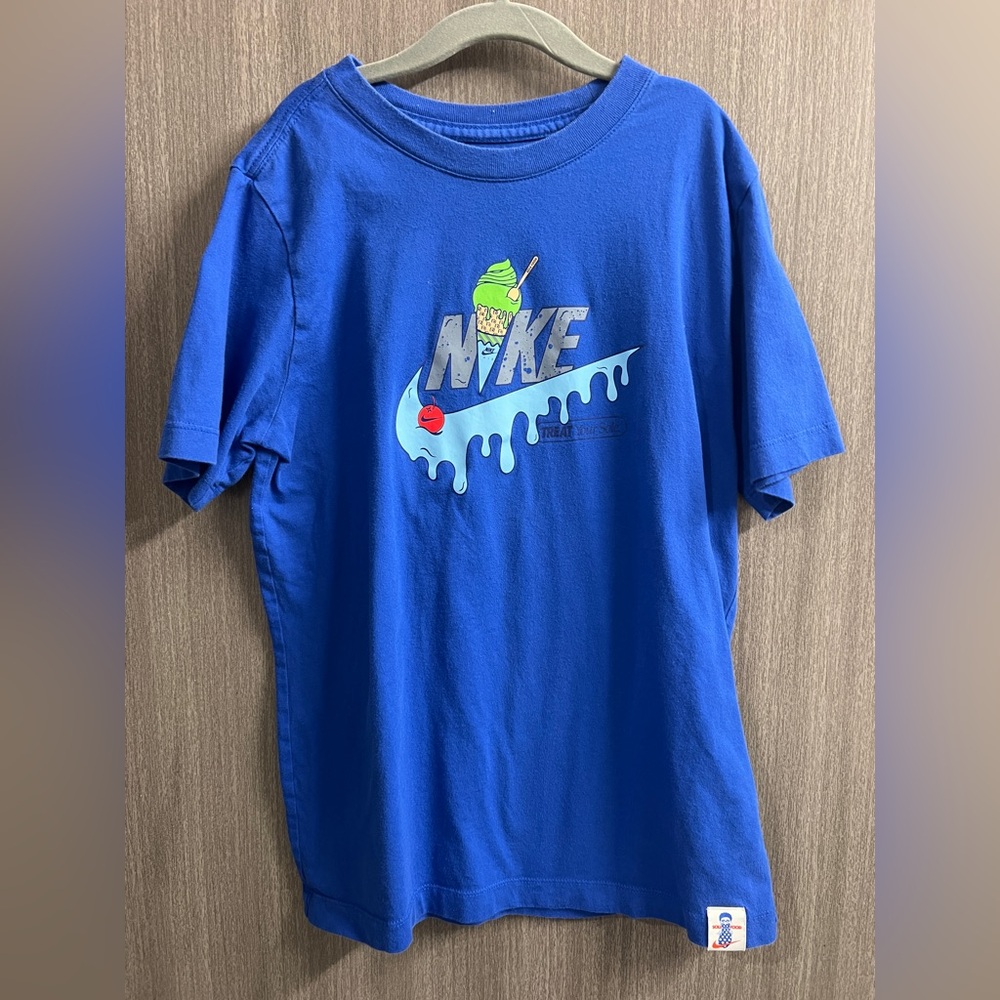 The Nike Tee Ice Cream T-shirt Large